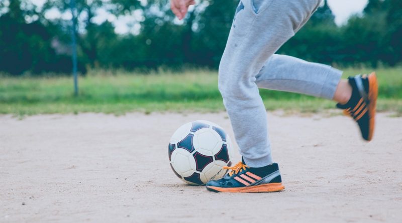 All-day tournaments can be challenging no matter how much you love kids' sports. Extreme heat or cold can make soccer, baseball, football, and other sports spectators uncomfortable. Here are six ways to brave the elements and enjoy the game!